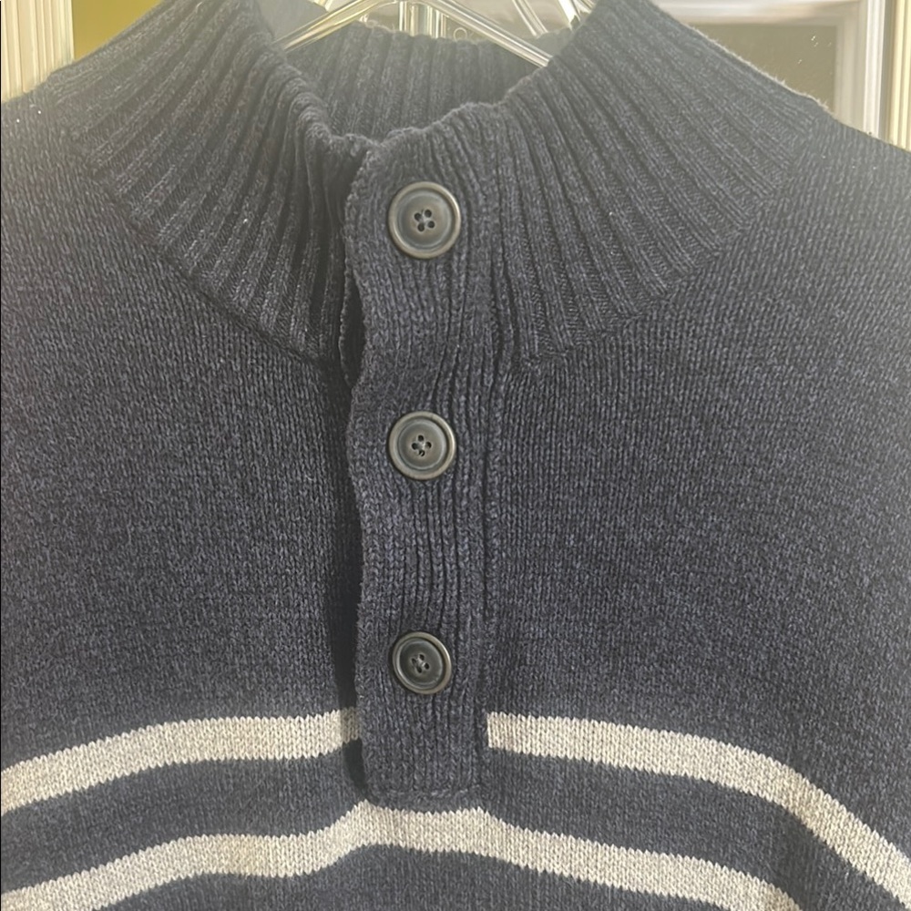 Urban Outfitters Navy Blue and Gray Men's Sweater great condition - Picture 5 of 10